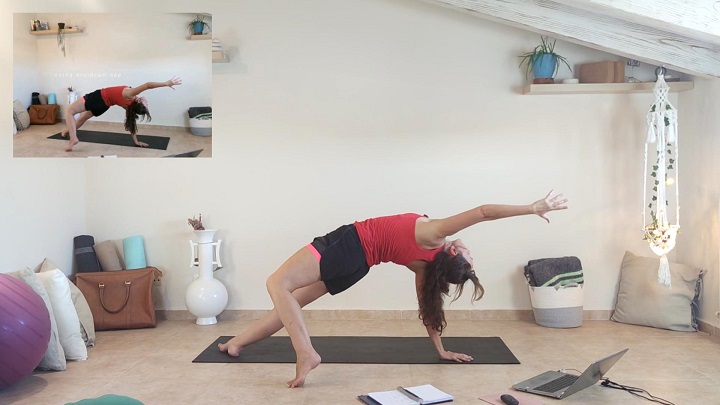 Camatkarasana