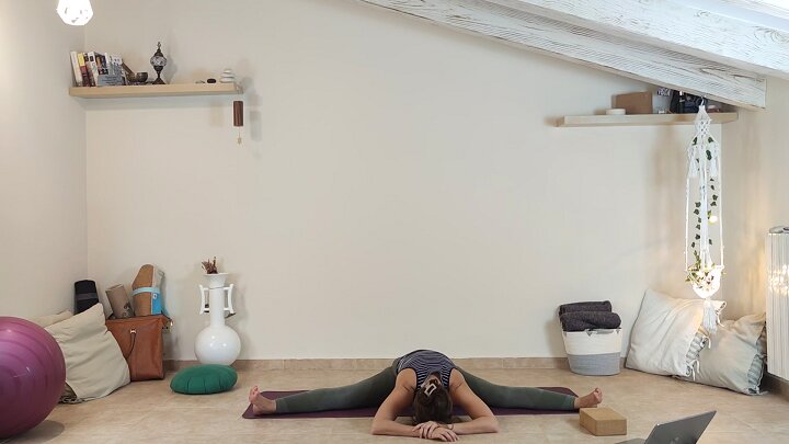 Upavistha konasana
