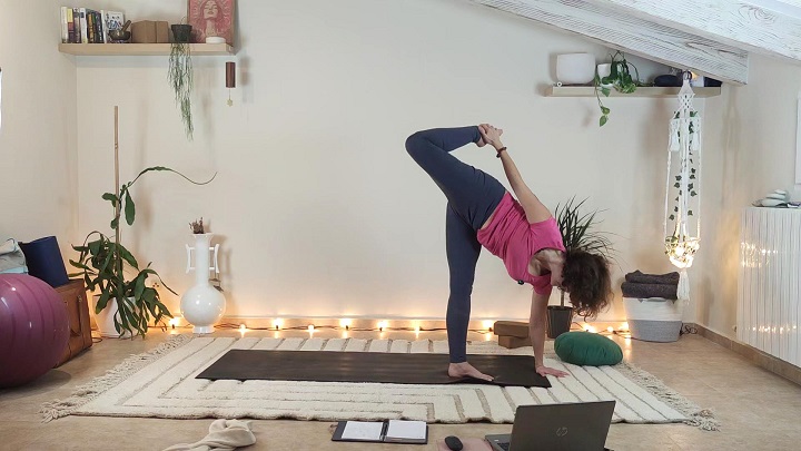 Clase de yoga en directo del 13-1-26 yoga en directo en tuyogui