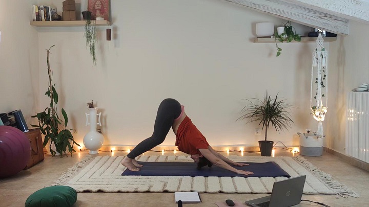 Clase de yoga suave para espalda en directo