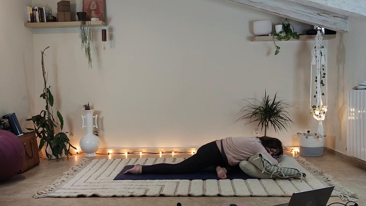 Yin yoga para estirar parte de atrás