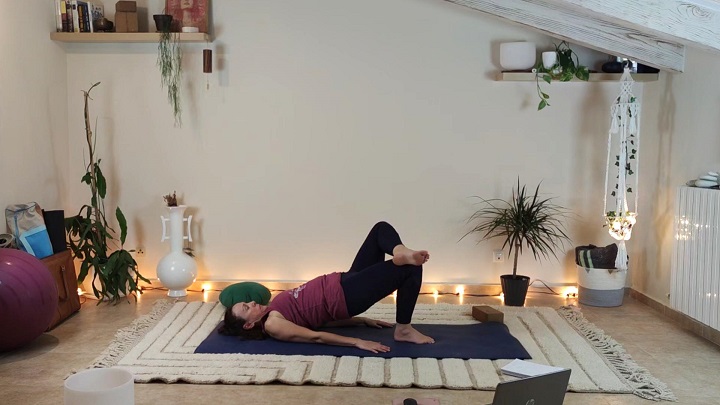 Clase de yoga en directo todo en uno