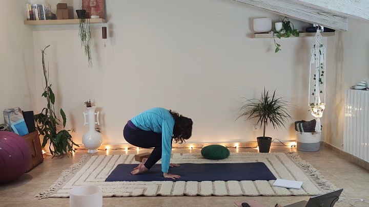 Directo de hatha yoga flow movimiento