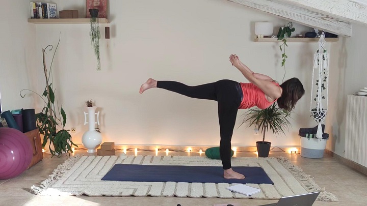 Clase de yoga en directo del 17-5-26 Clase directo apertura y espalda