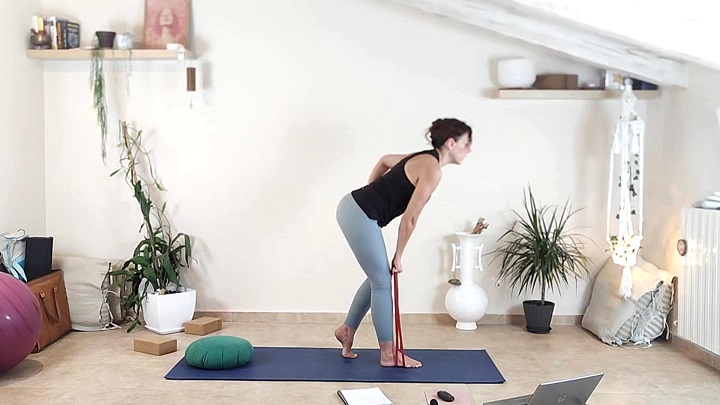 Clase de Yoga y fuerza en directo verano 22-7-26 (37 min) Fuerza y estiramientos para piernas y glúteos