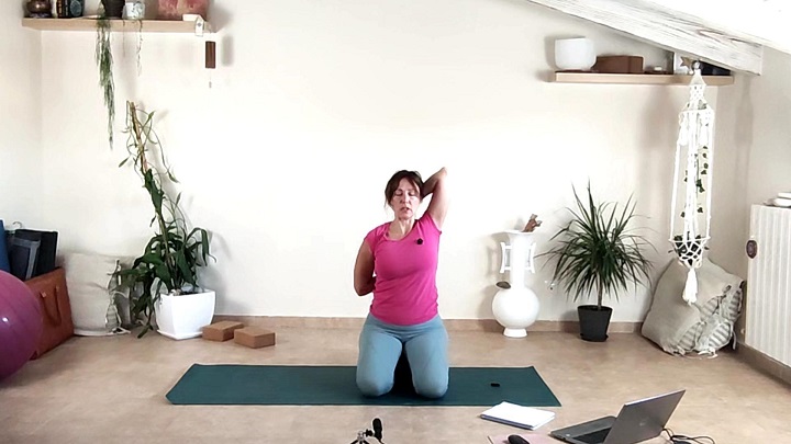 Fuerza y yoga tren superior directo de 37 minutos.