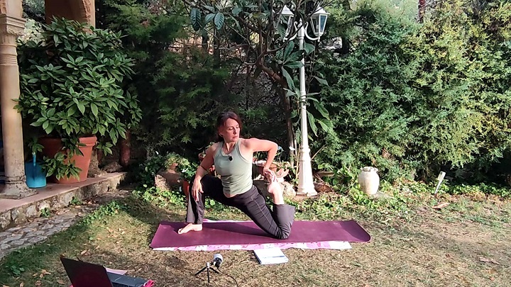 Yoga y fuerza tren inferior en directo en 35 minutos